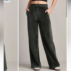 Rhone Plush Sweatpants in Dark Moss